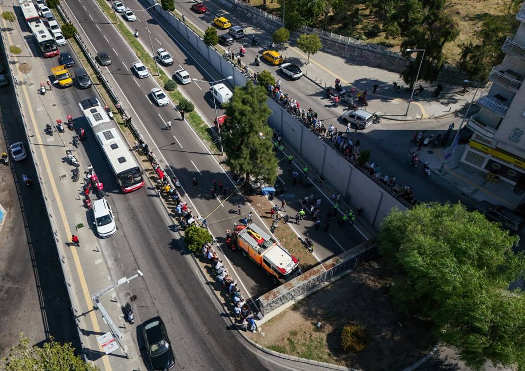 Hastane yolunda feci kaza! Otomobil alt geçide düştü: 3 ölü 4